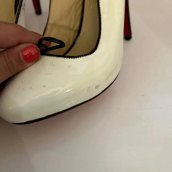 ! Christian Louboutin Cream Patent Leather Georgineta Pumps sz 40 - Picture 8 of 10